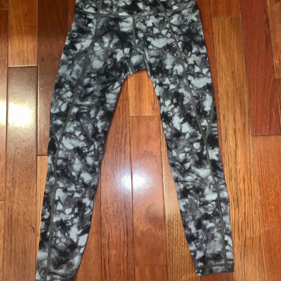 Tie Dye Salutation 7/8 Tight In Powervita - Picture 2 of 4